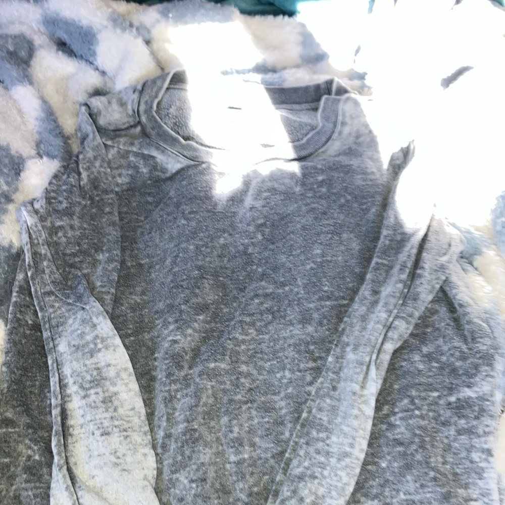 GreenTea Women's Crew Neck Sweater - Gray